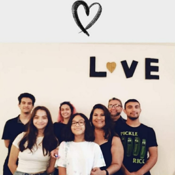 Meet your Posher, Rosanna - Picture 2 of 4